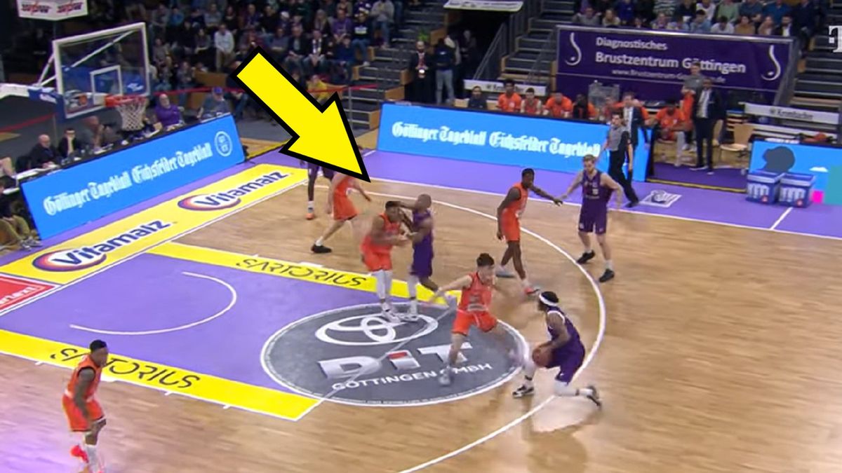 YouTube / Magenta Sport / Skandal w meczu Bundesligi