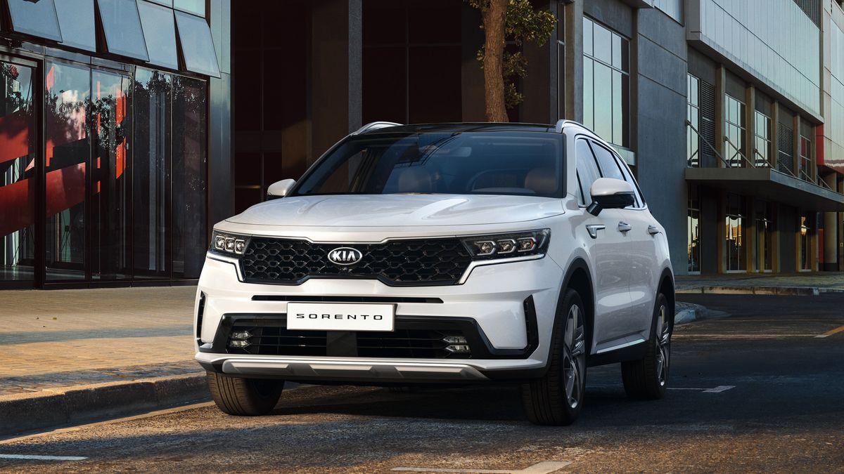 Nowa Kia Sorento zadebiutuje w Genewie, ale już pokazano pierwsze oficjalne zdjęcia