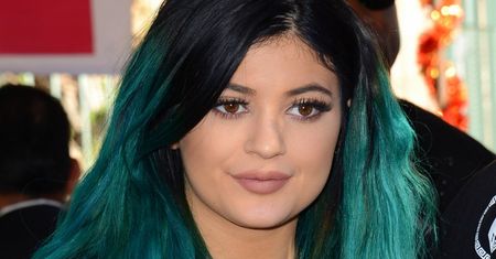 Kolejna Kardashianka trafiła do Vogue'a. Na potrzeby sesji zmyła mocny makijaż. Wygląda lepiej?