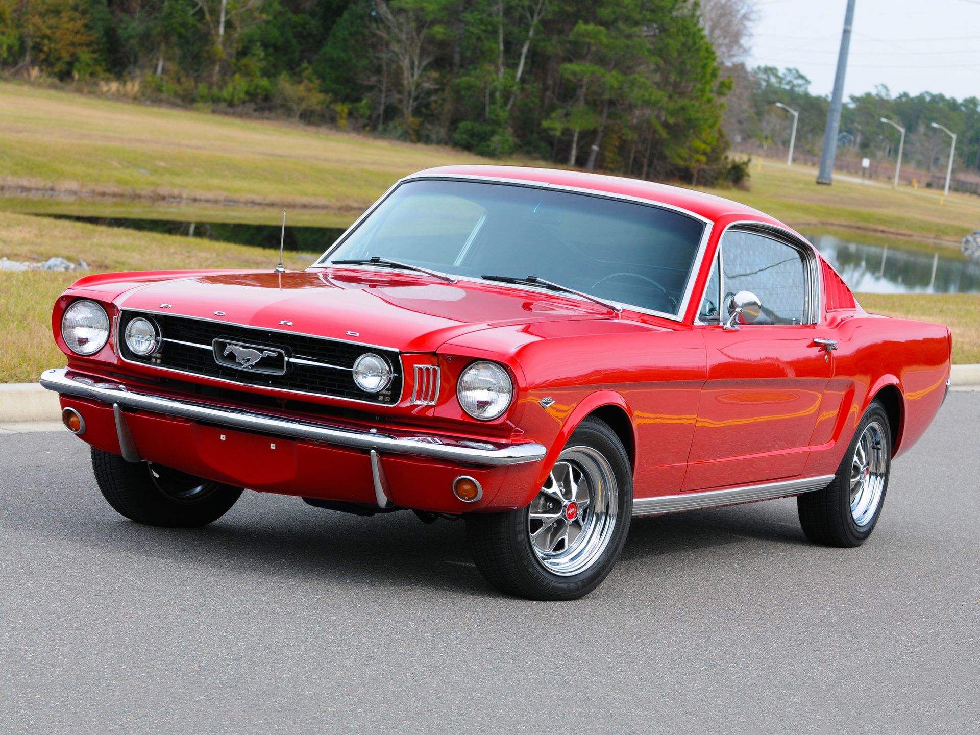 Ford Mustang I: ewolucja od malca po Bossa [galeria zdjęć] 17