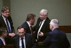 Jarosław Kaczyński stanął w obronie Łukasza Szumowskiego. Posłowie KO: "Minister wprowadza w błąd prezesa"