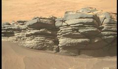 Łazik znalazł wulkaniczne skały na terenie marsjańskiego krateru Jezero