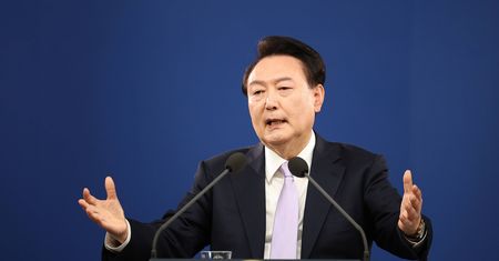 Jun Suk Jeol nadal się ukrywa. Sąd ponowił nakaz aresztowania