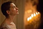 ''The Shower'': Anne Hathaway walczy z obcymi