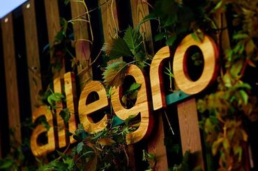 Allegro testuje asytenta AI