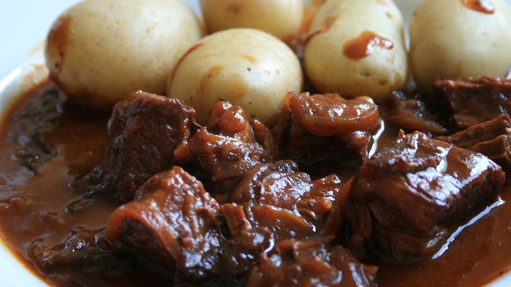 Duszona łopatka z wołowiny nowozelandzkiej (mięso i tłuszcz)