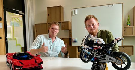 Lego zbudowało Ferrari Daytona SP3 z klocków. Projektanci w Billund zdradzili nam kulisy pracy nad takimi modelami