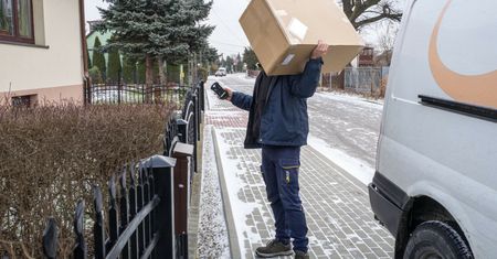 Kulisy pracy kurierów. "Uwielbiałem jedno zdanie od klienta"