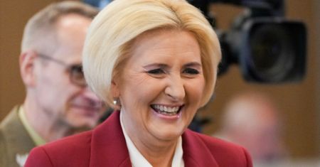 Tym razem Agata Duda nie popisała się stylem. Wybrała coś, co jest już niemodne