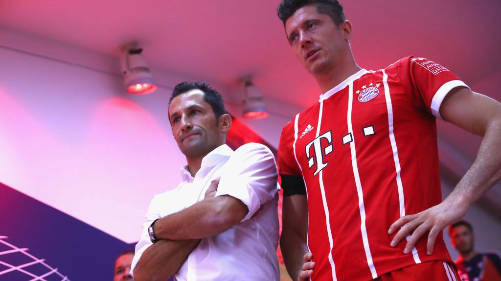 Zdjęcie okładkowe artykułu: Getty Images / A. Hassenstein/FC Bayern / Na zdjęciu od lewej: Hasan Salihamidzić i Robert Lewandowski