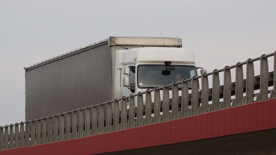 Przed startem sezonu zakupowego branże e-commerce i logistyki stoją w obliczu rotacji kadr, wynika z wrześniowego &#34;Barometru Polskiego Rynku Pracy&#34; Personnel Service.