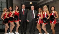 Cinkciarz.pl wchodzi na rynek USA i sponsoruje Chicago Bulls. Prezydenci Komorowski i Wałęsa promują markę