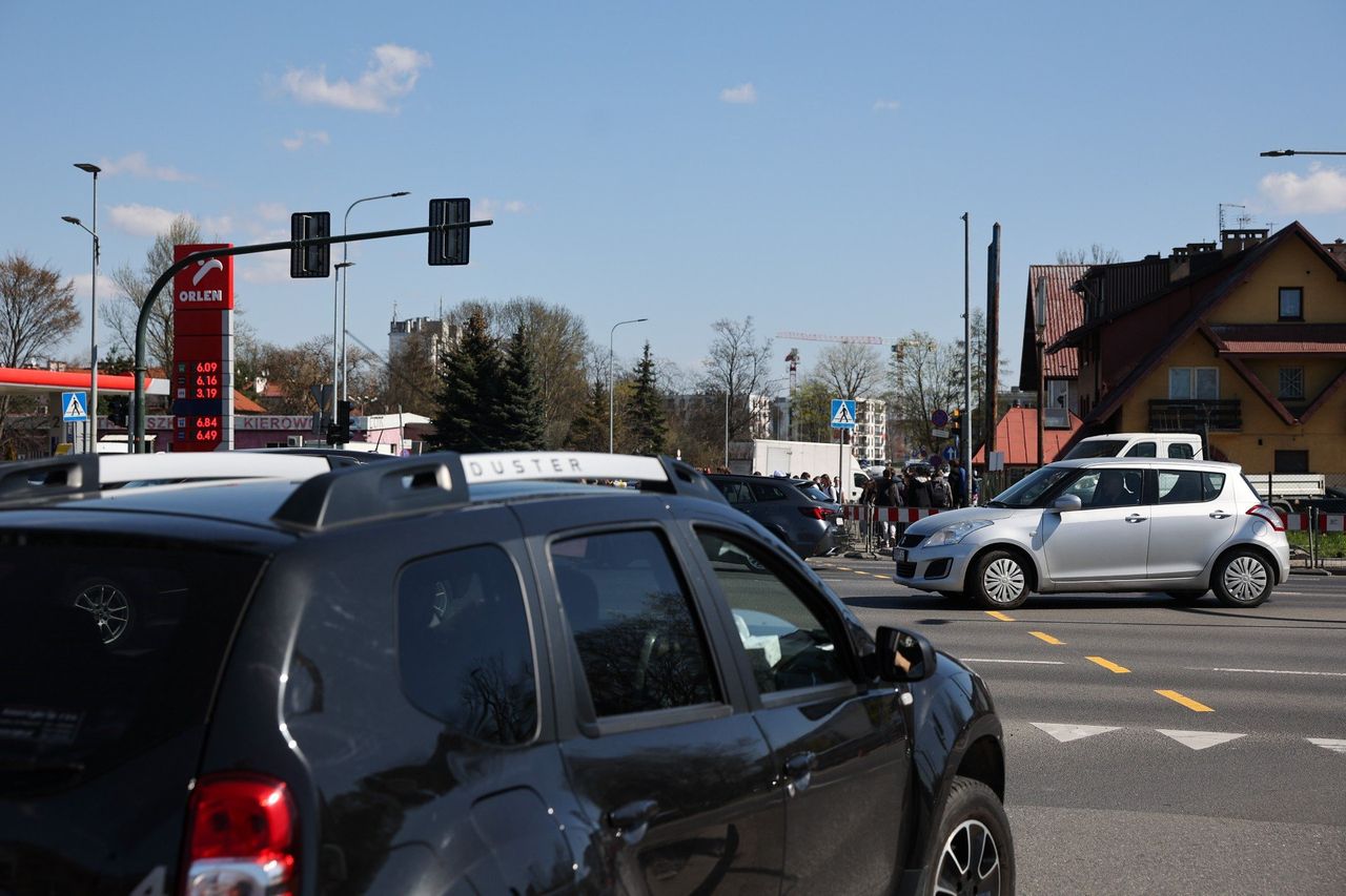 Kraków: Wyłączą sygnalizację na skrzyżowaniu Centralnej i Nowohuckiej. Spokojnie, na chwilę. Długi remont z poślizgiem dobiega końca
