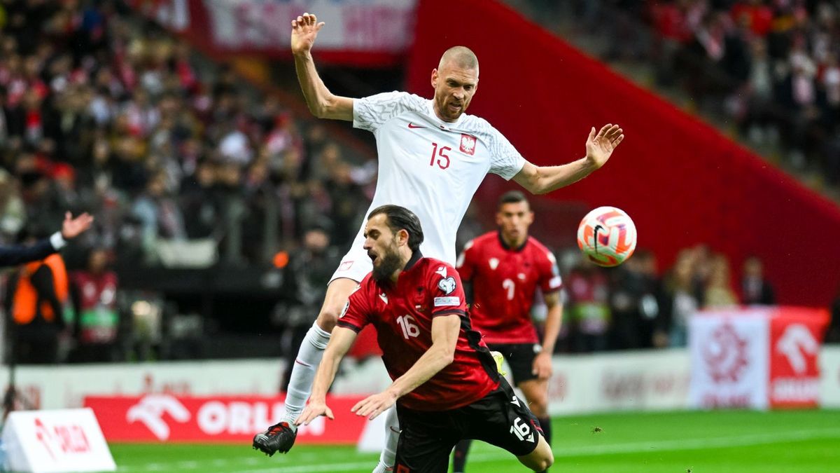 Getty Images / Na zdjęciu: Bartosz Salamon podczas meczu z Albanią