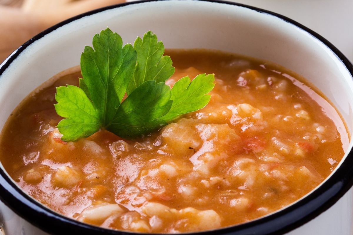 Wrzuć do pomidorówki zamiast makaronu czy ryżu. Nawet niejadki chwycą za łyżki