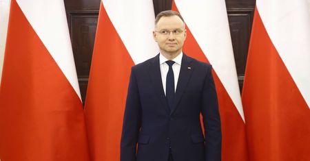 Były prezydent mocno o Dudzie. "W imię obrony własnych grzechów"