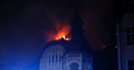 Pożar hotelu w Ostrowie Wielkopolskim. Dwie osoby w szpitalu