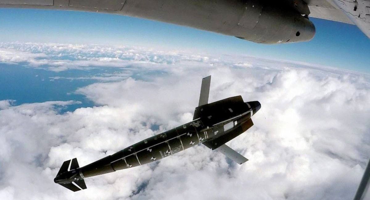 The first test drop of a 1000-kilogram AASM Hammer bomb from a Rafale aircraft.