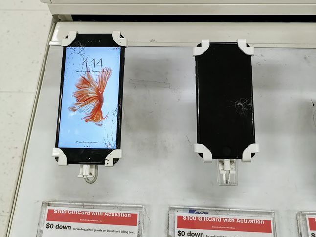 "Zadbane" iPhone'y w amerykańskim sklepie
