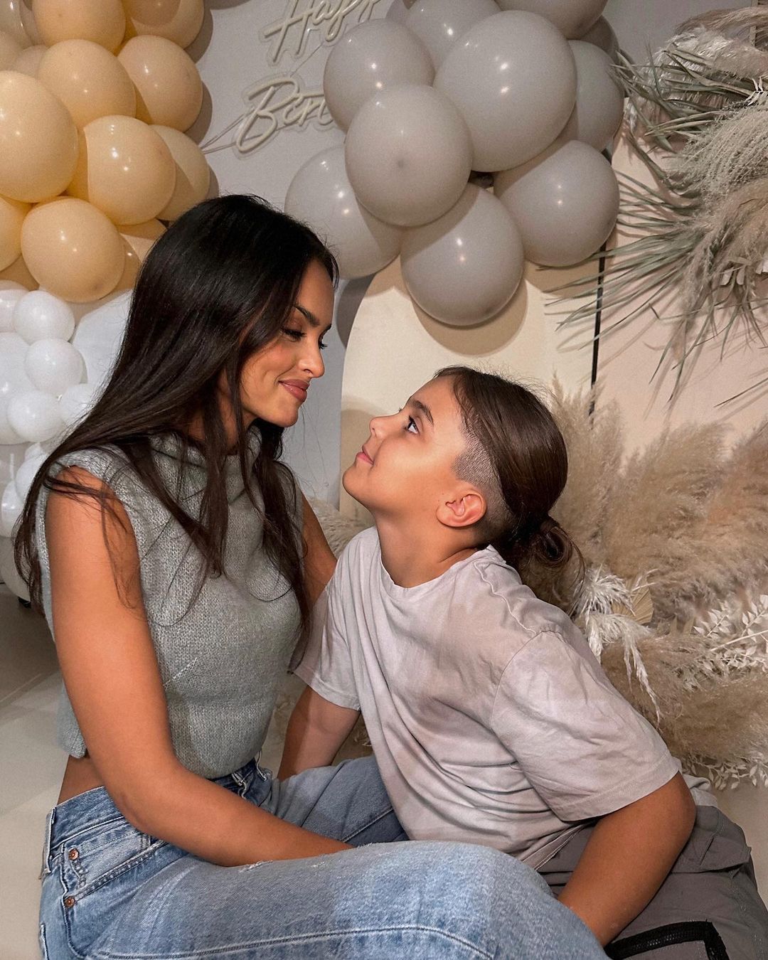 Klaudia El Dursi z dziećmi
