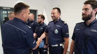 Wskoczył do Gwdy, żeby uratować tonącego. Policjant z Piły bohaterem majowego wieczoru