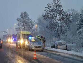 Śląskie: Trudne warunki na drogach. IMGW wydało ostrzeżenie