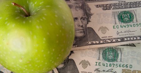 Nie takie jabłko drogie, jak je malują. Oto 5 produktów Apple'a tańszych od bezpośredniej konkurencji