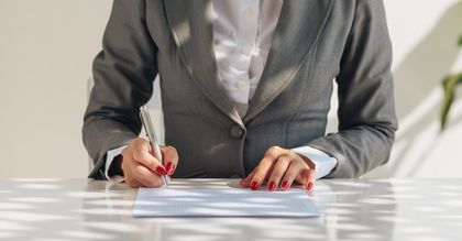 Ministerstwo pracy podejmie twardą walkę z "umowami śmieciowymi"