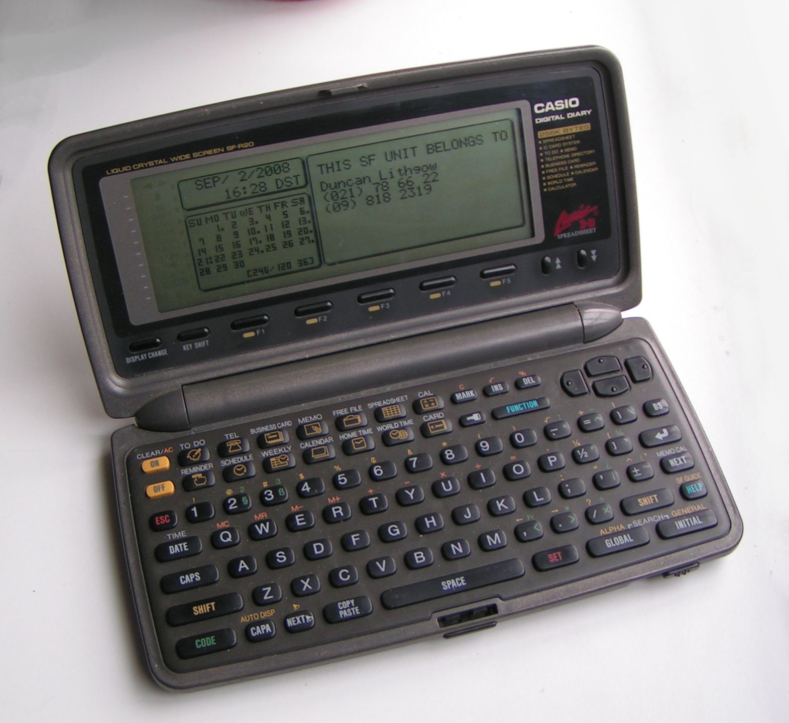 Pager, palmtop, składany smartfon. Jak zmieniał się ekwipunek biznesmena? 4