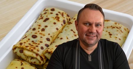 Tomasz Strzelczyk ma patent na ciasto na krokiety. Wychodzi elastyczne i się nie rwie