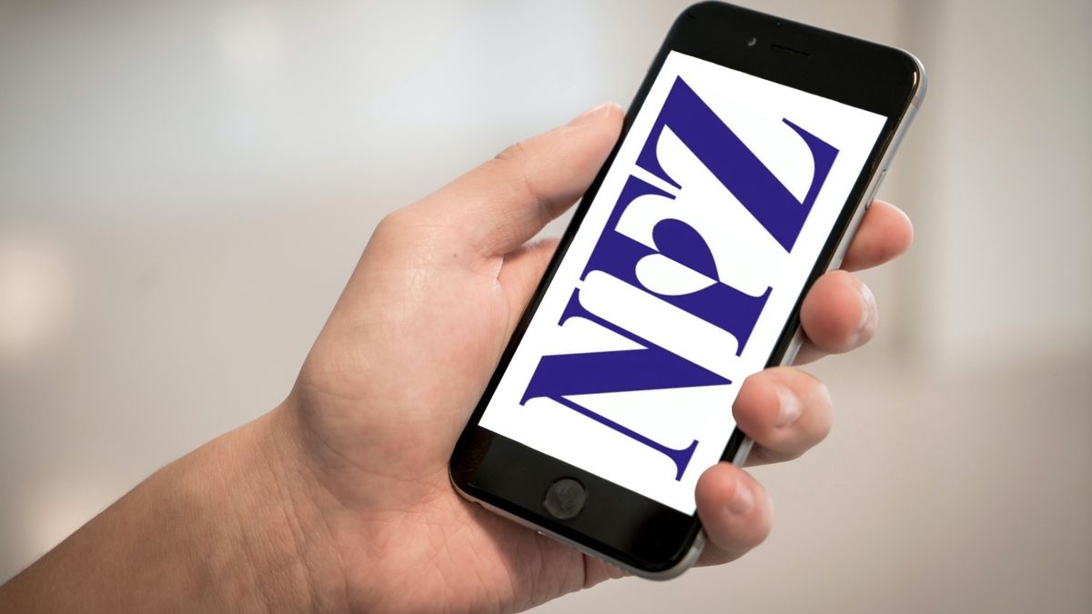 Logo NFZ na telefonie.