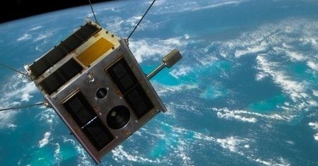 Lem w Kosmosie. Czym jest i jak działa pierwszy polski satelita naukowy?