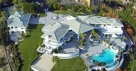 Eddie Murphy: Ekstrawaganckie życie pamiętnego ''Gliniarza z Beverly Hills''