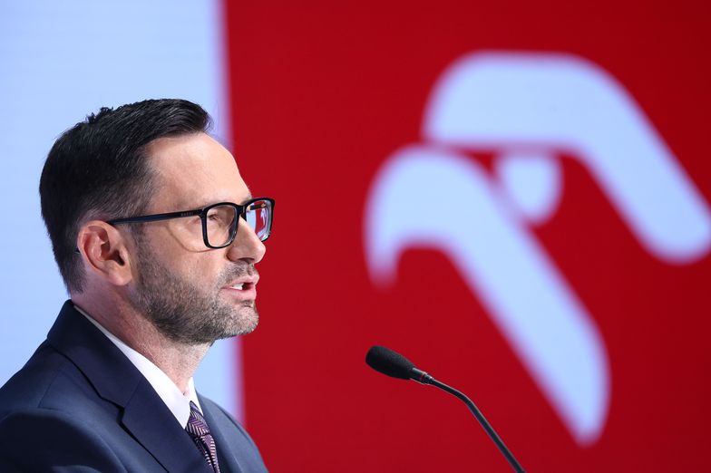 Daniel Obajtek
Tomasz Gzell
kierunki rozwoju, konferencja, pkn orlen, prezes, prezesa, siedziba, strategiczne, ekonomia, firma, rozw�j, strategiczny