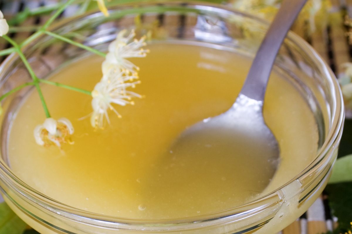 Syrop z liści lipy pomaga leczyć przeziębienie
