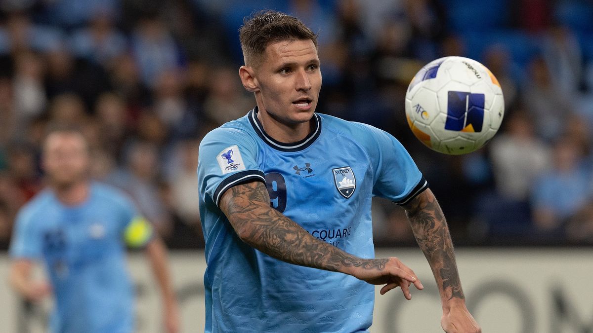 Getty Images / Steve Christo - Corbis / Na zdjęciu: Patryk Klimala odchodzi z Sydney FC