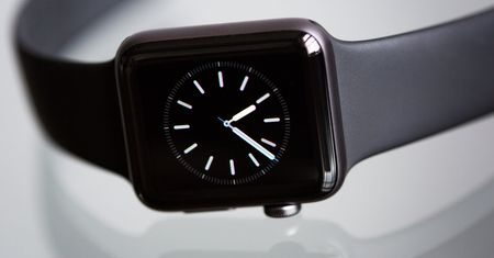 Jaki smartwatch do iPhone'a wybrać? Nie tylko Apple Watch