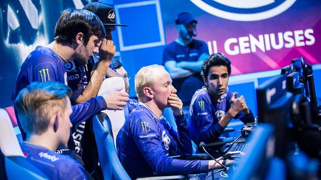 Evil Geniuses podczas ćwierćfinałów z Virtuspro