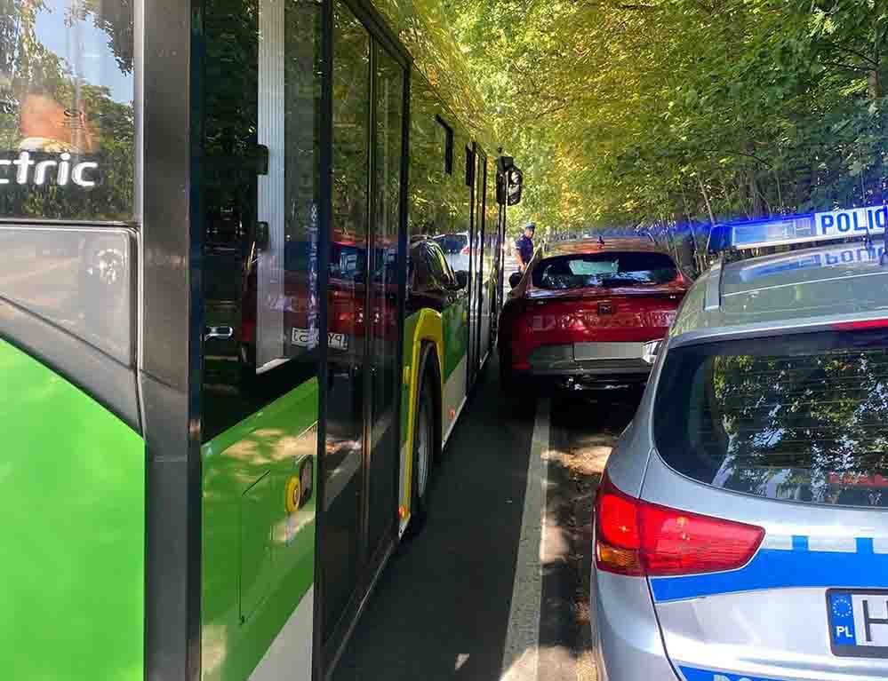 Zielona Góra: Zaparkował tak pod H2Ochla, że wezwano policję