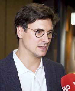 "Fotograf wszedł za mną do kościoła, jak się spowiadałem". Mateusz Damięcki o trudnych doświadczeniach z paparazzi