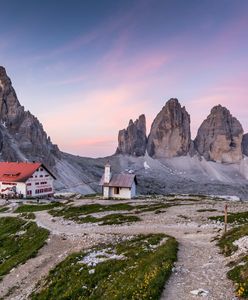 Wymowny napis w Dolomitach. Sprawca przesadził