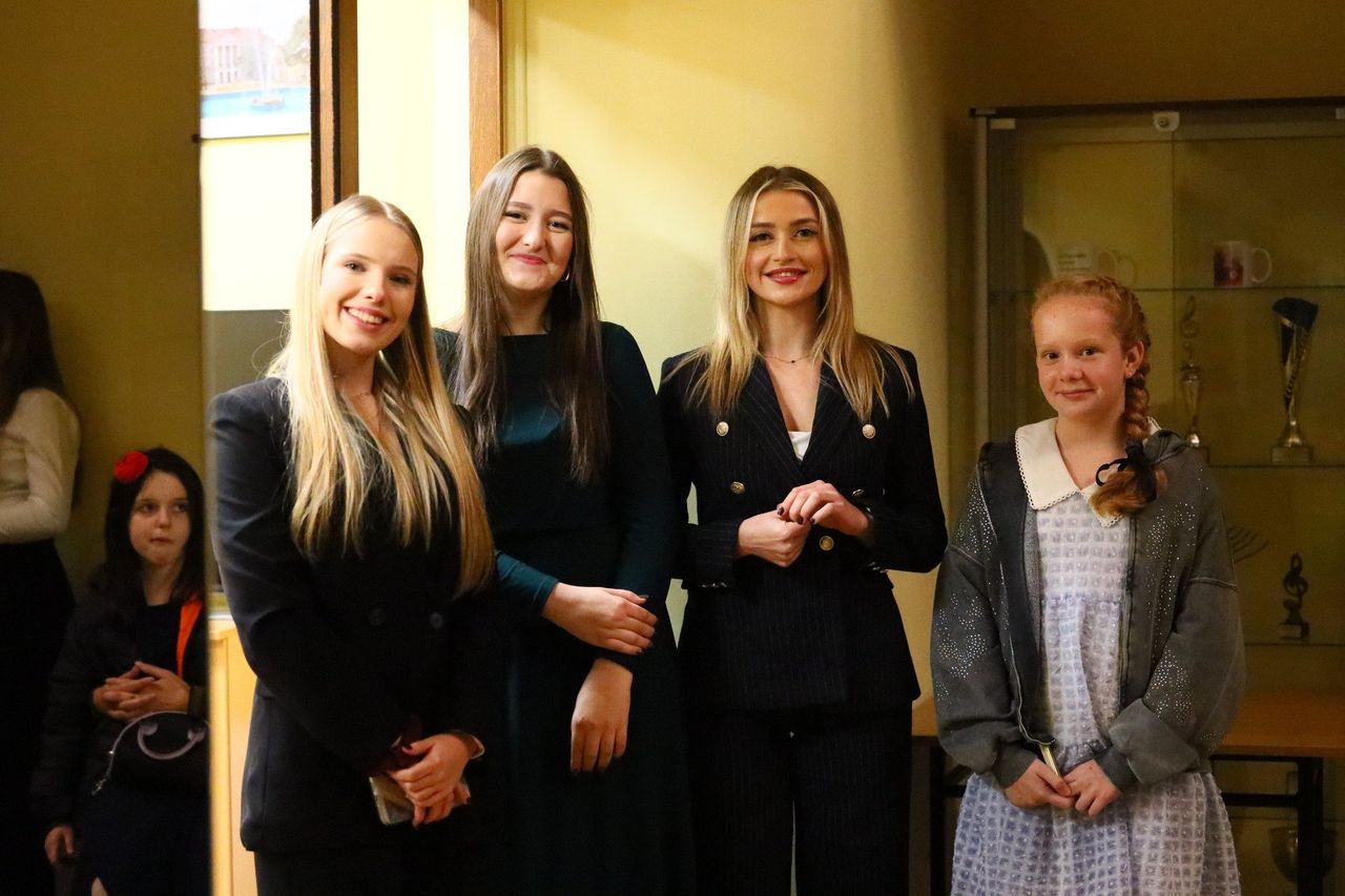 Kielce: Wzruszający koncert finałowy "Żołnierskiej Nuty". Młodzi artyści uczcili Narodowe Święto Niepodległości pieśniami patriotycznymi