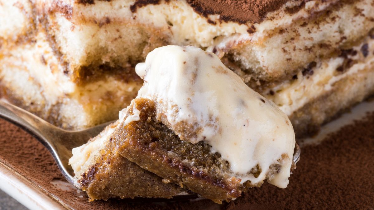 Kremowy deser na herbatnikach przygotujesz w ekspresowym tempie