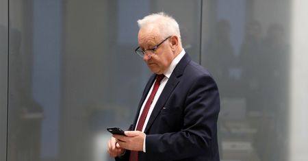 Weryfikacja covidowa. Kary finansowe za zakażenie i testy raz w tygodniu
