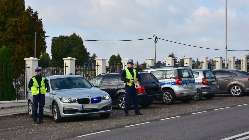 W pobliżu cmentarzy można spodziewać się wzmożonych patroli