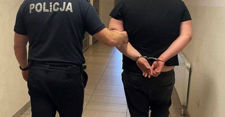 Uderzył policjanta z główki. Wcześniej próbował uciec rowerem
