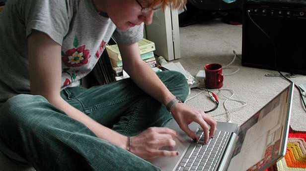 Haker, cracker, phreaker. Czym różnią się od siebie sieciowi przestępcy? 1