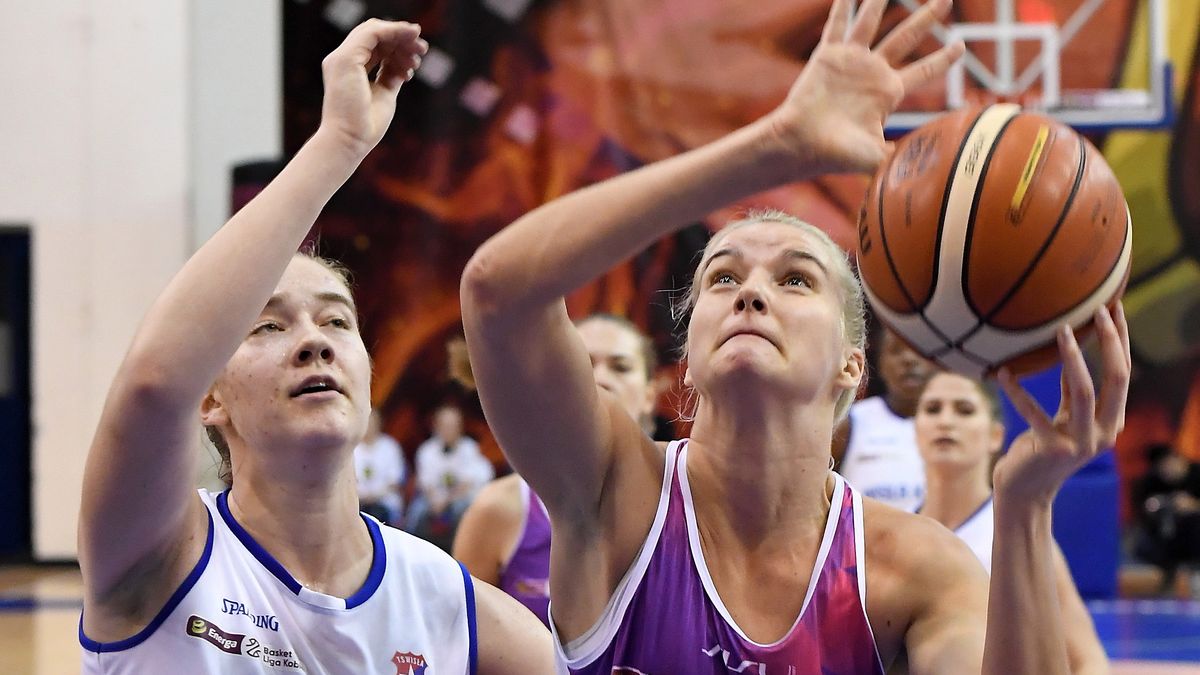 PAP / Jacek Bednarczyk / Na zdjęciu: Kardi Lass (z lewej) i Laura Miskiniene (z prawej)