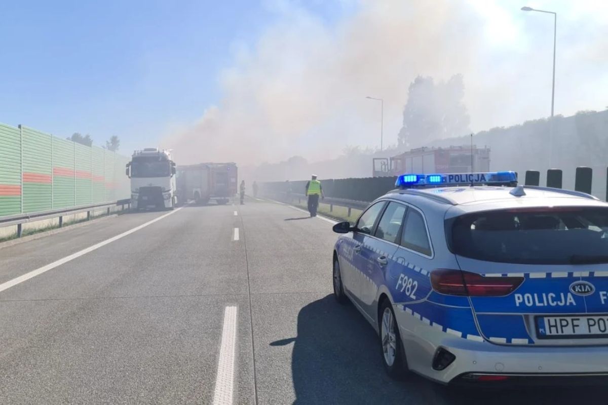 Pożar ciężarówki na S8. Duże utrudnienia w ruchu