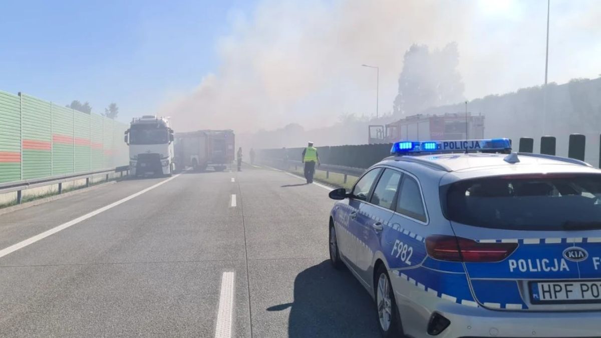 Na S8 doszło do pożaru ciężarówki z naczepą